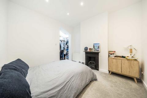 2 bedroom flat for sale, Effra Road, London SW19