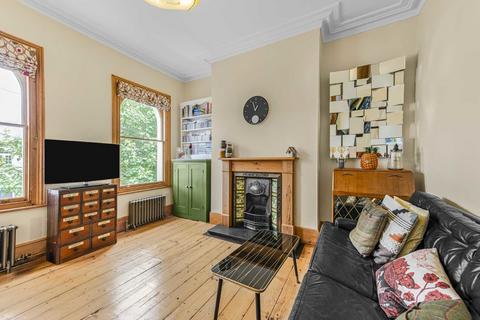 2 bedroom flat for sale, Pelham Road, London SW19