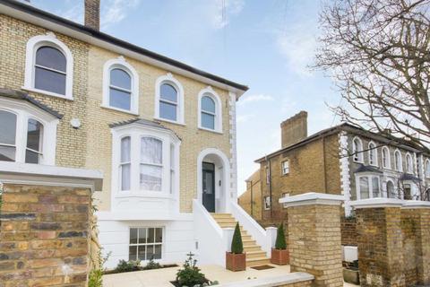 2 bedroom flat for sale, Pelham Road, London SW19