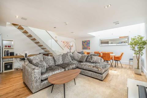 4 bedroom semi-detached house for sale, Cottenham Park Road, London SW20