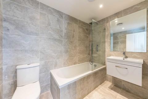 2 bedroom flat for sale, Queens Road, London SW19