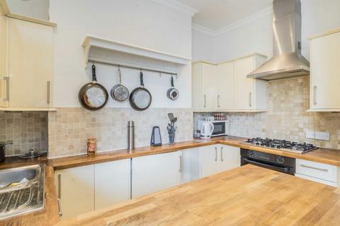 2 bedroom flat for sale, Worple Road, London SW20