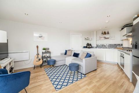 1 bedroom flat for sale, Durnsford Road, London SW19