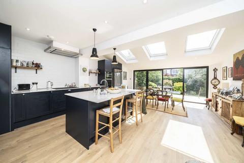 4 bedroom house for sale, Orchard Close, London SW20