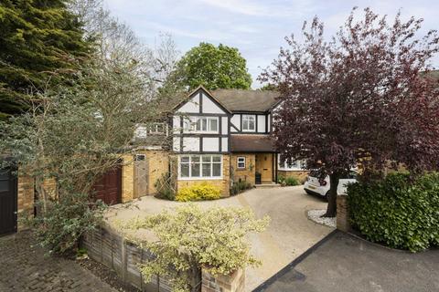 4 bedroom detached house for sale, Stratton Close, London SW19