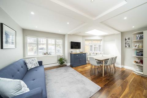 4 bedroom detached house for sale, Stratton Close, London SW19