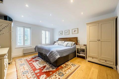 2 bedroom flat for sale, Ridgway, London SW19