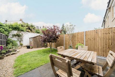 4 Barton Mews, London, SW19 8LQ