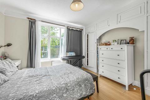 3 bedroom maisonette for sale, Glendale Drive, London SW19