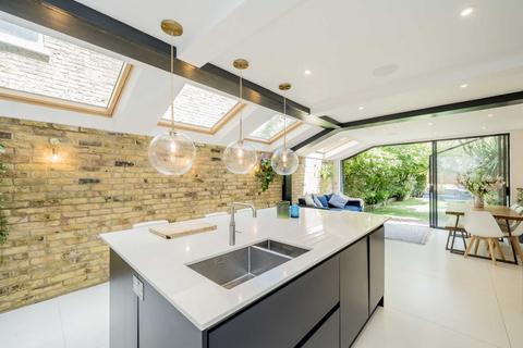 4 bedroom terraced house for sale, Hamilton Road, London SW19