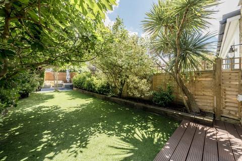 89 Hamilton Road, London, SW19 1JG