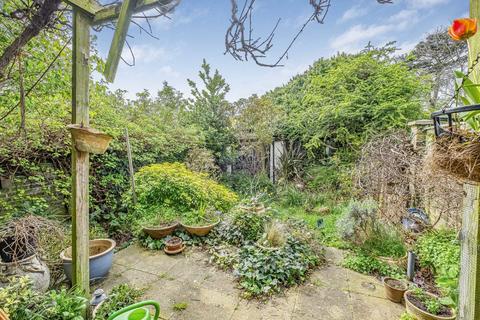 127 Gladstone Road, London, SW19 1QS
