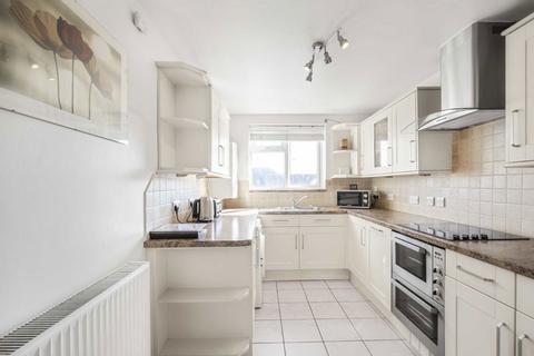 2 bedroom flat for sale, Lansdowne Road, London SW20