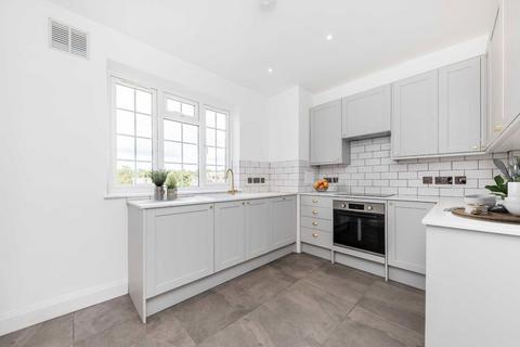 3 bedroom flat for sale, Kings Road, London SW19