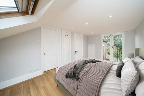 64 Hamilton Road, London, SW19 1JF
