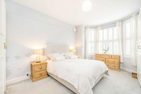 2 bedroom flat for sale, Queens Road, London SW19