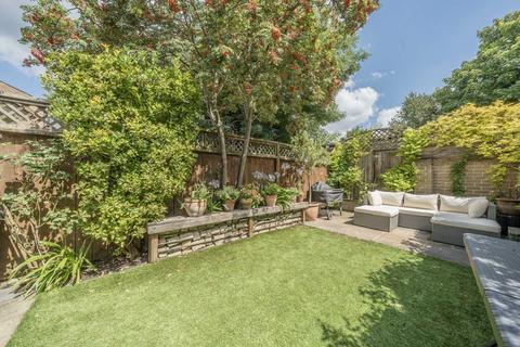 54 Willmore End, London, SW19 3DF