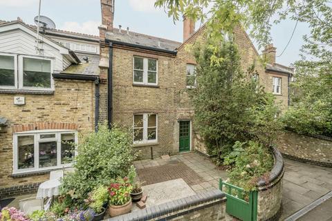 2 bedroom terraced house for sale, Bradshaw Close, London SW19