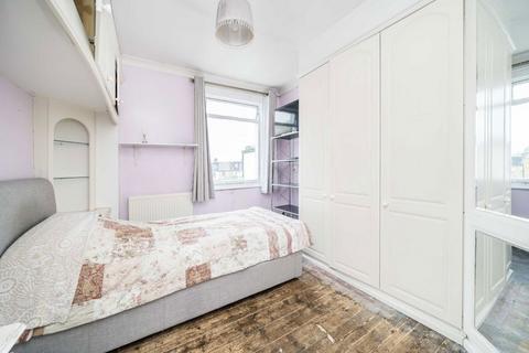 3 bedroom terraced house for sale, Cowdrey Road, London SW19