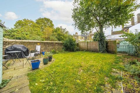 2 bedroom flat for sale, Pelham Road, London SW19