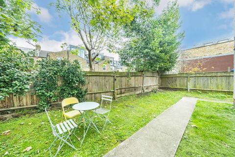 2 bedroom flat for sale, Montague Road, London SW19