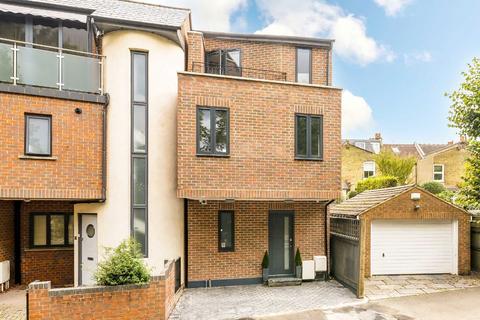 3 bedroom detached house for sale, Strathearn Road, London SW19