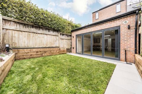 47 Strathearn Road, London, SW19 7LH