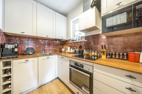 2 bedroom flat for sale, Worple Road, London SW20