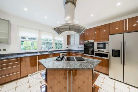 7 bedroom detached house to rent, Greenoak Way, London SW19