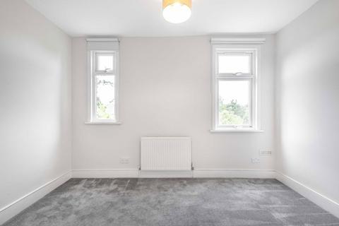 139 Queens Road, London, SW19 8NS