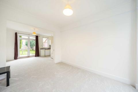 3 bedroom house to rent, Avondale Road, London SW19