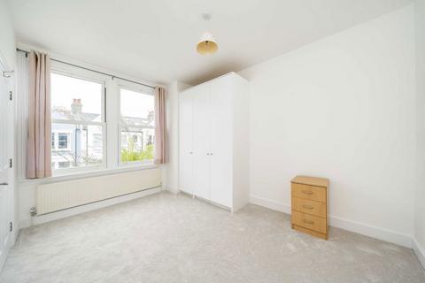 3 bedroom house to rent, Avondale Road, London SW19