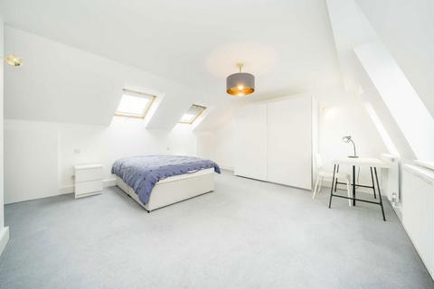 3 bedroom maisonette for sale, Gladstone Road, London SW19