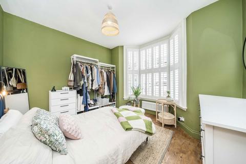 2 bedroom flat for sale, Milton Road, London SW19