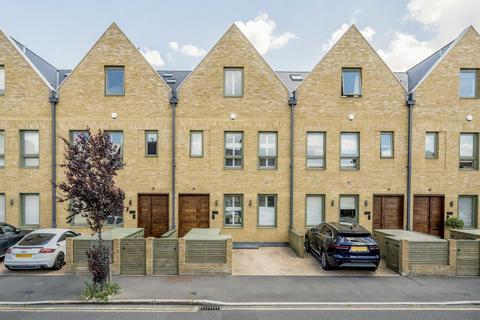 4 bedroom terraced house for sale, Montague Road, London SW19