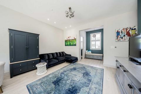 4 bedroom terraced house for sale, Montague Road, London SW19