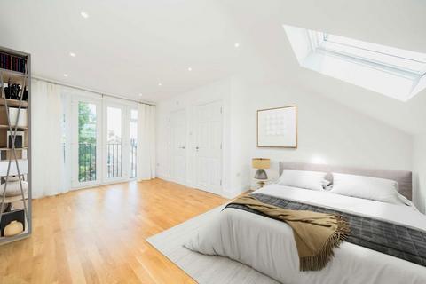 4 bedroom terraced house for sale, Chase Side Avenue, London SW20