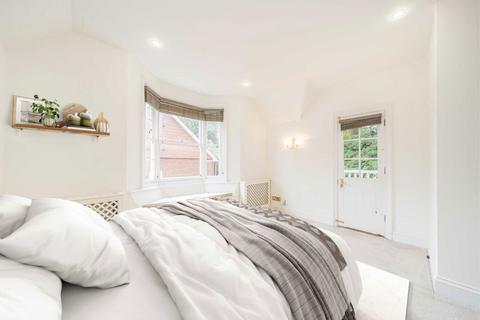 2 bedroom flat for sale, Kingston Road, London SW19