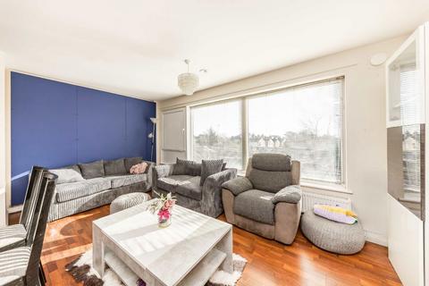 2 bedroom flat to rent, Elm Grove, London SW19