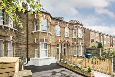 4 bedroom terraced house for sale, Barry Road, London SE22