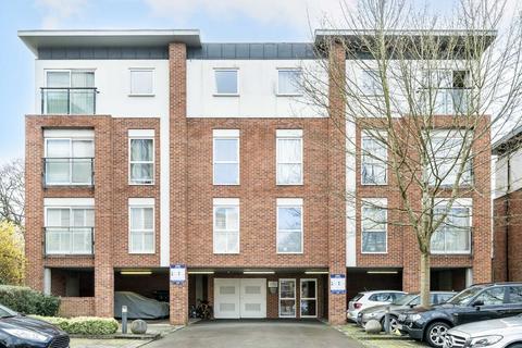 2 bedroom flat for sale, Highwood Close, London SE22