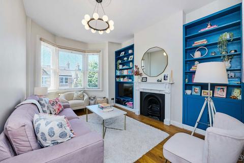 2 bedroom flat for sale, Barry Road, London SE22