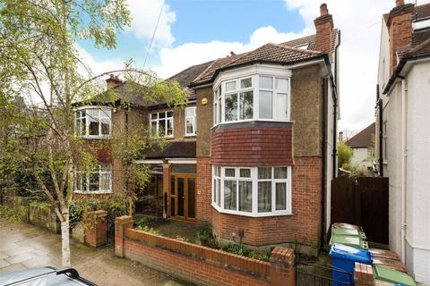 3 bedroom terraced house to rent, Dovedale Road, London SE22