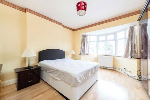 3 bedroom terraced house to rent, Dovedale Road, London SE22