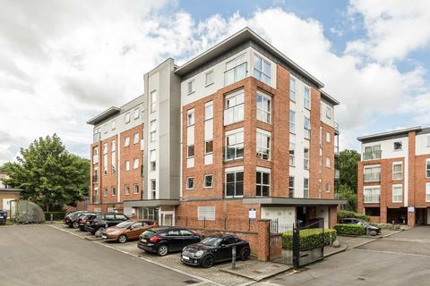 2 bedroom flat for sale, Highwood Close, London SE22