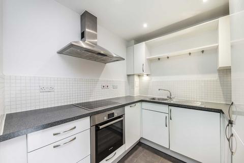 2 bedroom flat for sale, Highwood Close, London SE22