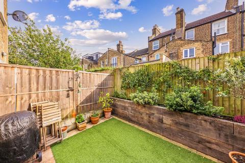 4 bedroom terraced house for sale, Whateley Road, London SE22