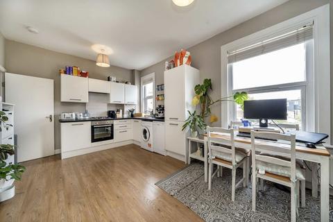 2 bedroom flat to rent, Bassano Street, London SE22