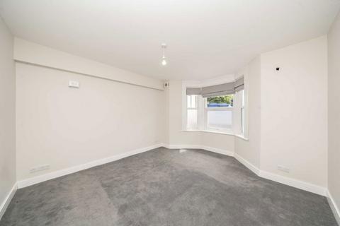 2 bedroom flat to rent, Copleston Road, London SE15