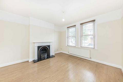 2 bedroom flat to rent, Bavent Road, London SE5